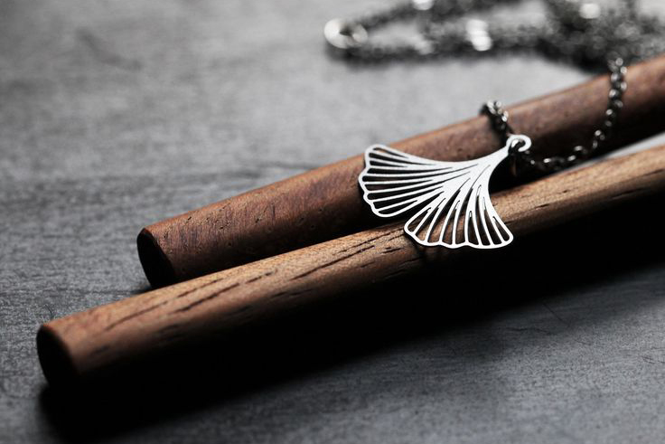 Silver Ginkgo Necklace XS