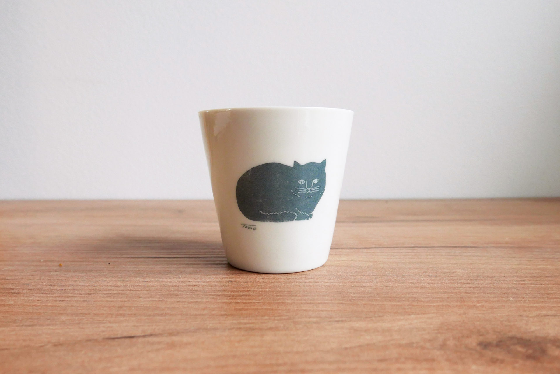porcelain cat cup